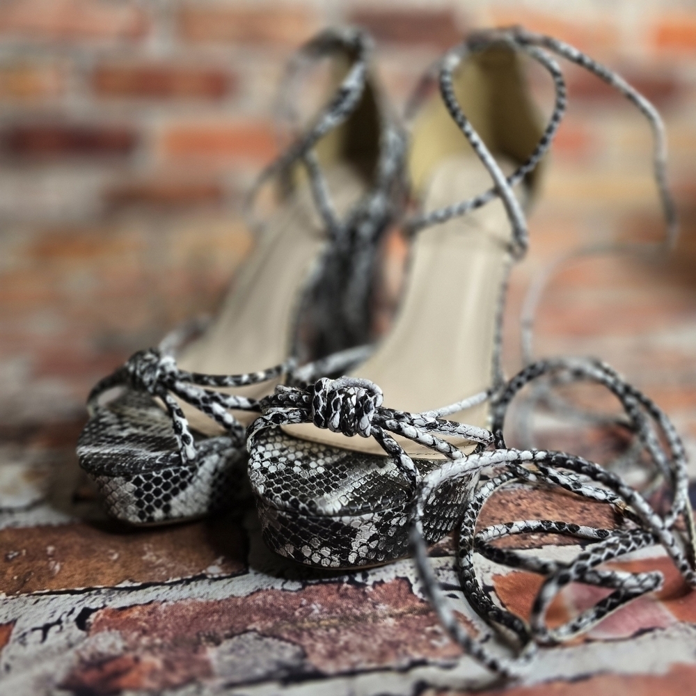 Simmi London Blaxk and White Snakeskin Ankle Wrap Sandle Size 6